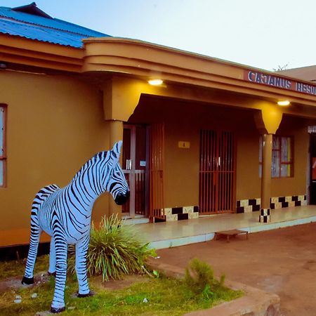 Cajanus Inn Karatu Luaran gambar
