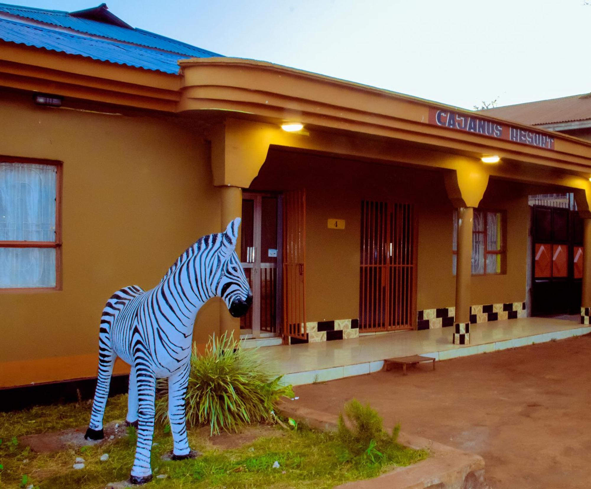 Cajanus Inn Karatu Luaran gambar